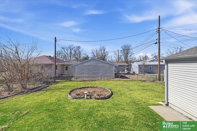 4004 N 13 Street, Carter Lake, IA 51510