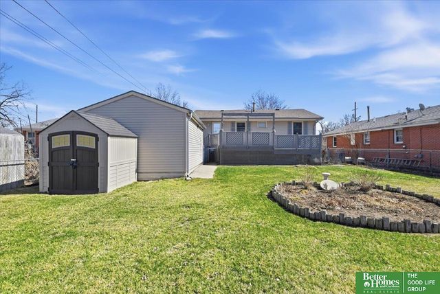 4004 N 13 Street, Carter Lake, IA 51510