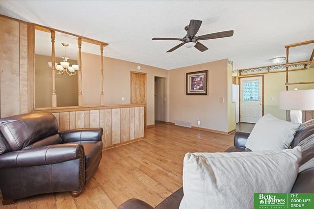 4004 N 13 Street, Carter Lake, IA 51510