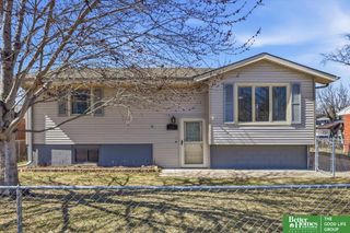 4004 N 13 Street, Carter Lake, IA 51510