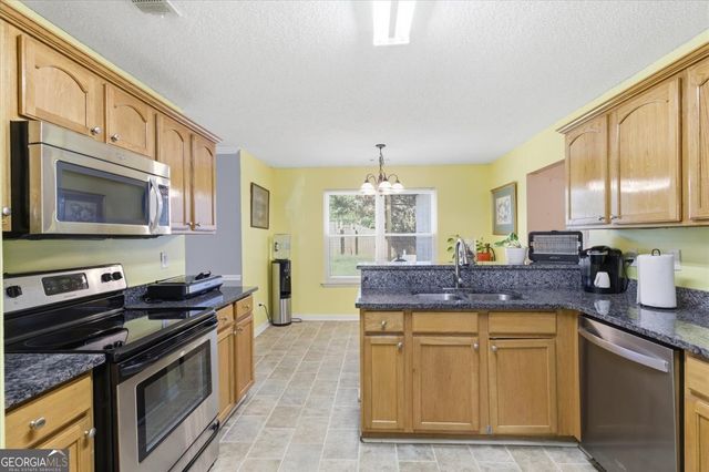 1928 Simmons Lane, Hampton, GA 30228