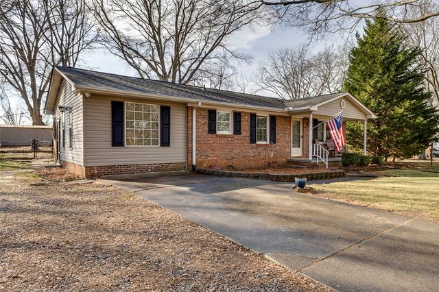 128 Sylvia Road, Belton, SC 29627