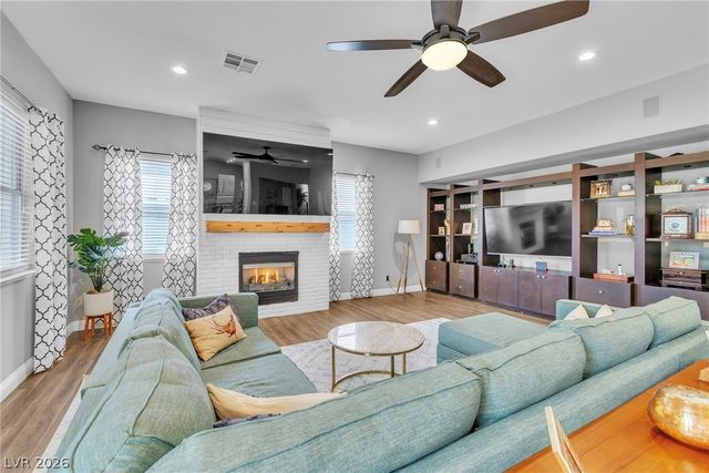 296 Doe Run Circle, Henderson, NV 89012