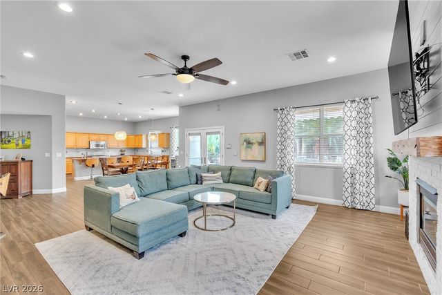 296 Doe Run Circle, Henderson, NV 89012