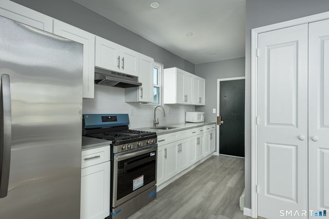 220 Newbury Street, Hartford, CT 06114