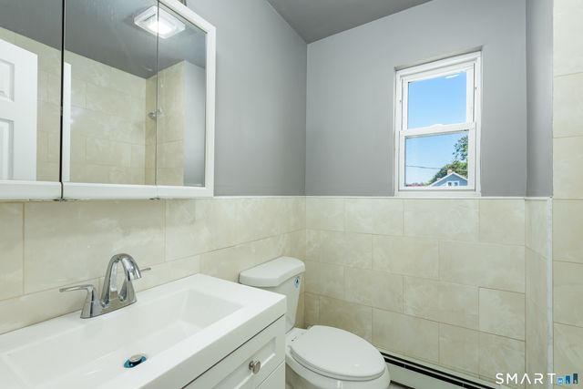 220 Newbury Street, Hartford, CT 06114