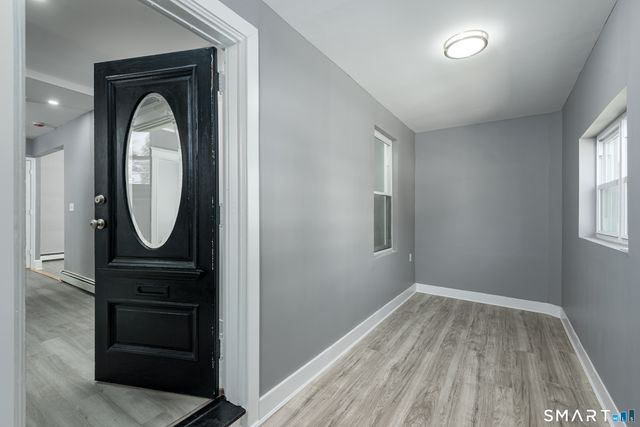 220 Newbury Street, Hartford, CT 06114