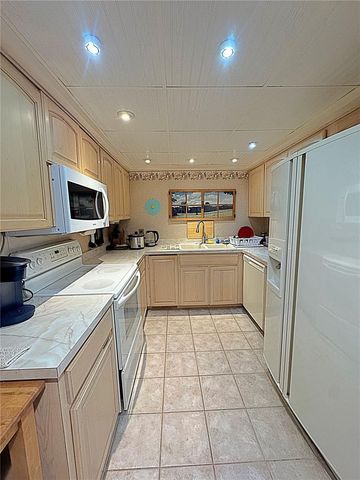 1460 GULF BOULEVARD 411, Clearwater Beach, FL 33767