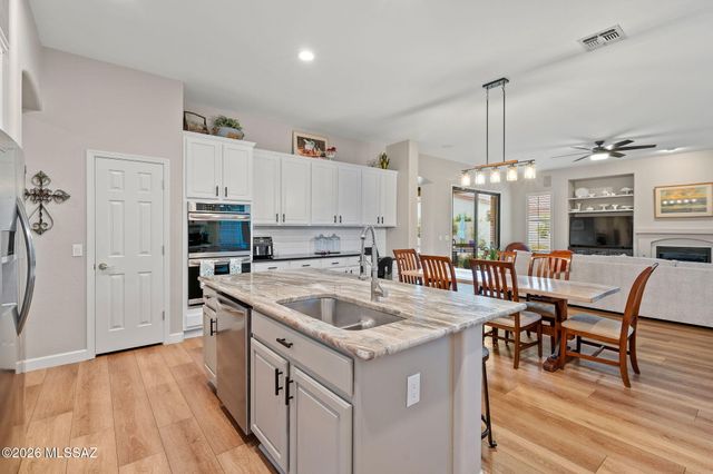 1712 W Copper Sky Drive, Tucson, AZ 85737
