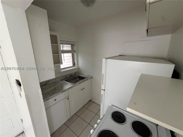 2430 SW 25th Ter 3, Miami, FL 33133