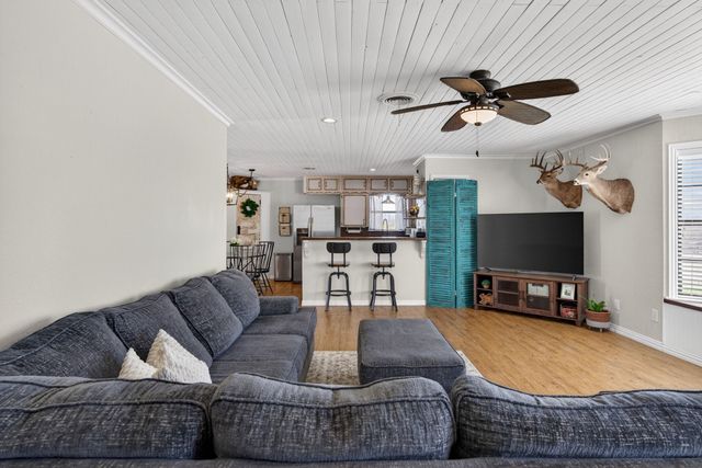 3750 Dennis Road, Weatherford, TX 76087