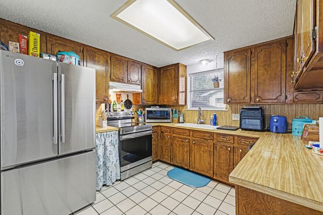 6013 Robin Drive, Watauga, TX 76148