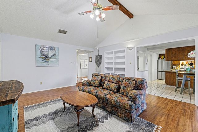 6013 Robin Drive, Watauga, TX 76148