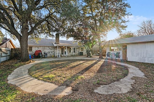 6013 Robin Drive, Watauga, TX 76148