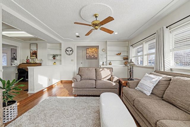 6013 Robin Drive, Watauga, TX 76148