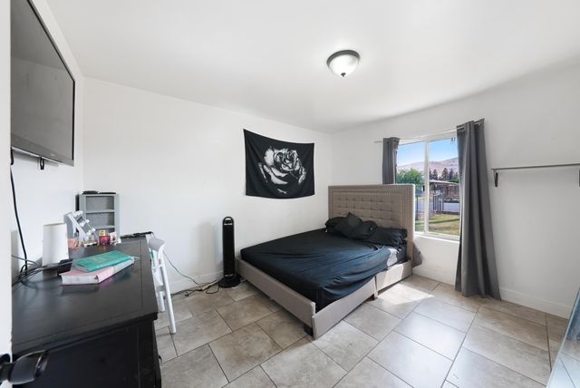 1061 Laurel Avenue, Lindsay, CA 93247