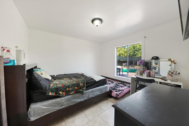 1061 Laurel Avenue, Lindsay, CA 93247