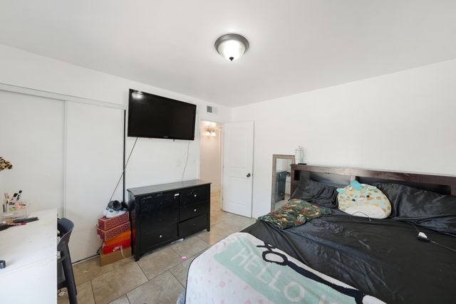 1061 Laurel Avenue, Lindsay, CA 93247