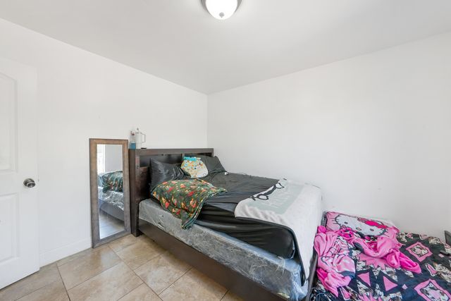 1061 Laurel Avenue, Lindsay, CA 93247