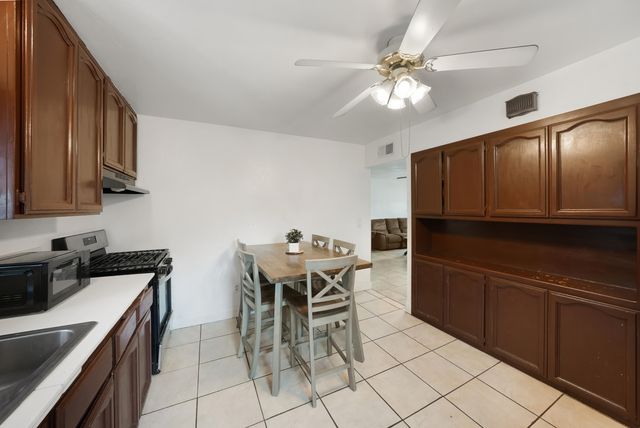 1061 Laurel Avenue, Lindsay, CA 93247