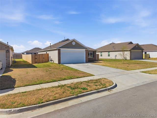 29314 E 79th Street S, Broken Arrow, OK 74014
