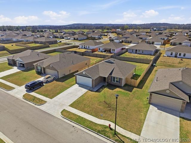 29314 E 79th Street S, Broken Arrow, OK 74014