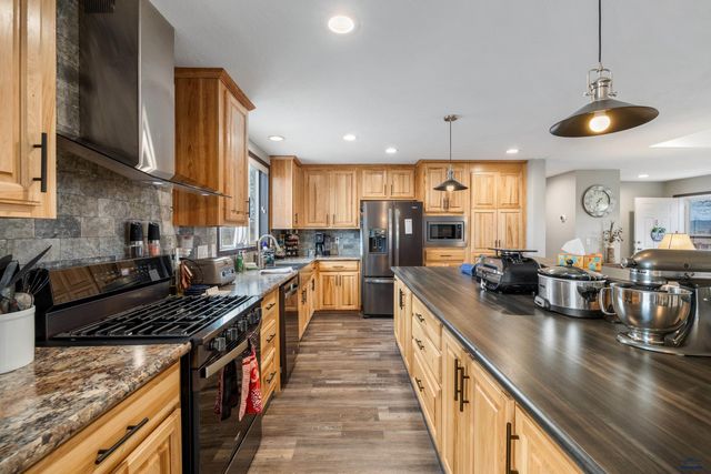 194 FAIRGROUNDS PL, Hermosa, SD 57744