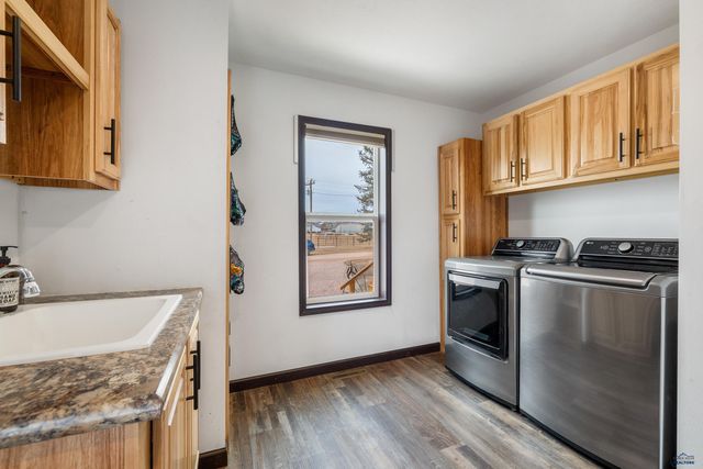 194 FAIRGROUNDS PL, Hermosa, SD 57744