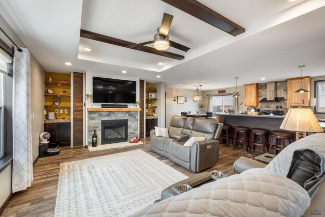 194 FAIRGROUNDS PL, Hermosa, SD 57744