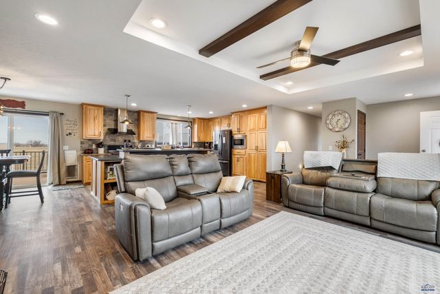 194 FAIRGROUNDS PL, Hermosa, SD 57744