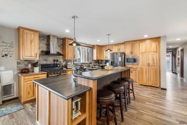 194 FAIRGROUNDS PL, Hermosa, SD 57744