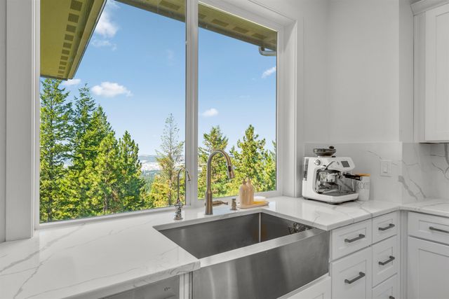 4021 S Ghering Ln, Spokane, WA 99223