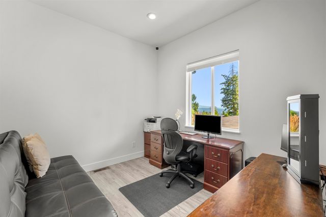 4021 S Ghering Ln, Spokane, WA 99223