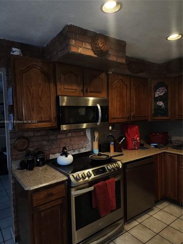 2740 SW 46th Ct, Dania Beach, FL 33312