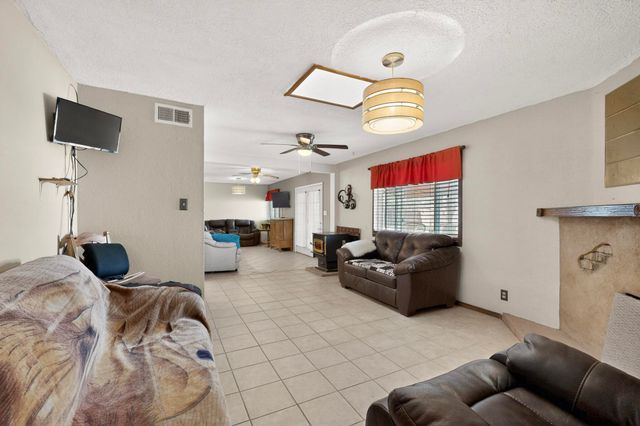 4659 Gordon Road, Los Lunas, NM 87031