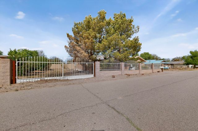 4659 Gordon Road, Los Lunas, NM 87031