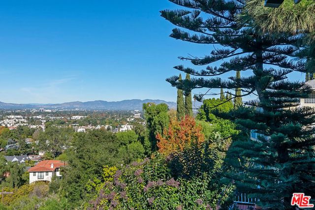 3909 Glenridge Drive, Sherman Oaks, CA 91423