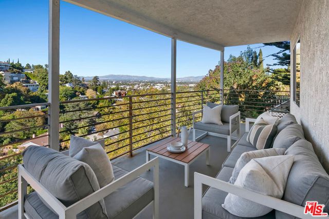 3909 Glenridge Drive, Sherman Oaks, CA 91423