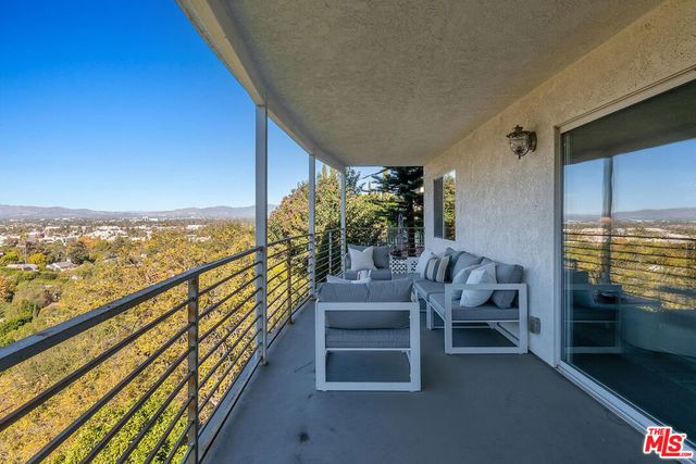 3909 Glenridge Drive, Sherman Oaks, CA 91423