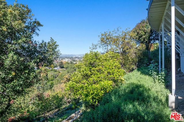 3909 Glenridge Drive, Sherman Oaks, CA 91423
