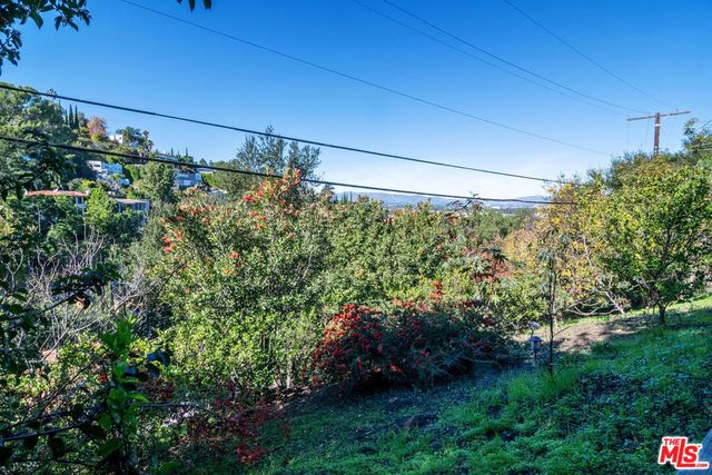 3909 Glenridge Drive, Sherman Oaks, CA 91423