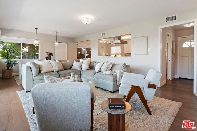 3909 Glenridge Drive, Sherman Oaks, CA 91423