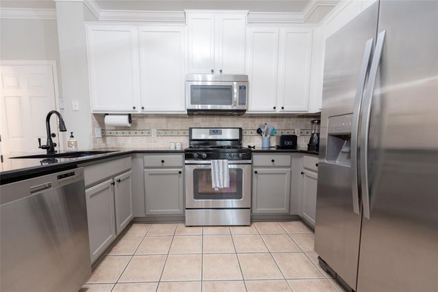 8518 Cahill DR 19, Austin, TX 78729