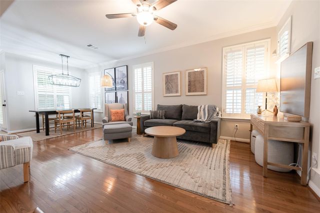 8518 Cahill DR 19, Austin, TX 78729