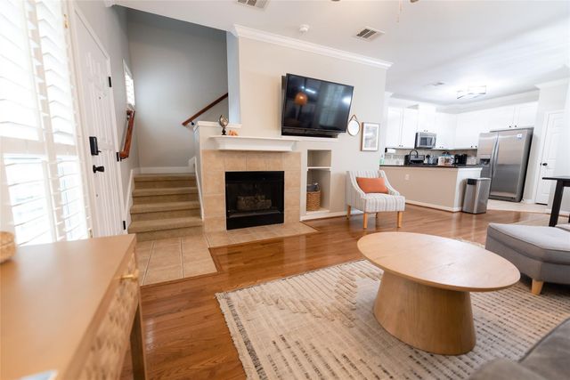 8518 Cahill DR 19, Austin, TX 78729