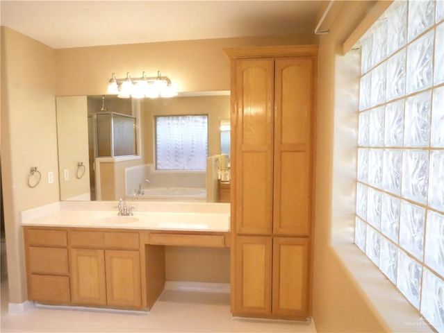 8107 N 27th Lane, Mcallen, TX 78504