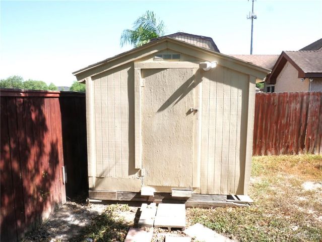 8107 N 27th Lane, Mcallen, TX 78504