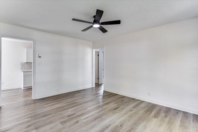 2342 S Mosley Ave, Wichita, KS 67211