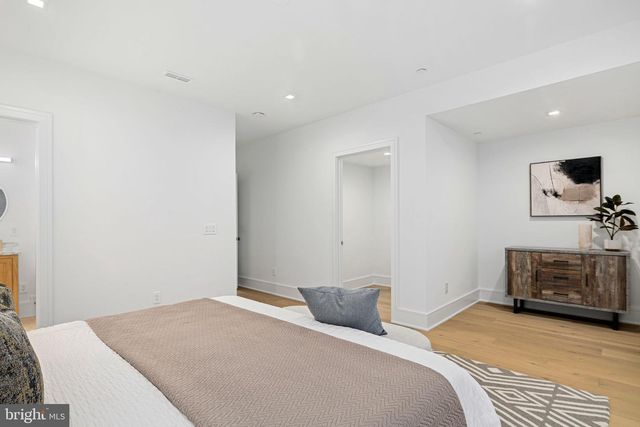 1110 CYPRESS ST, Philadelphia, PA 19107