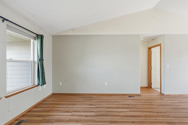 1204 E 6th St, Deer Park, WA 99006